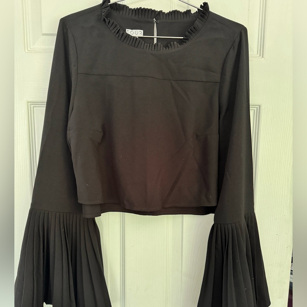 FOUR Boho Wide Bell Crop Top